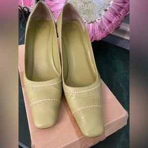 Coach Green leather shoes size 7.5